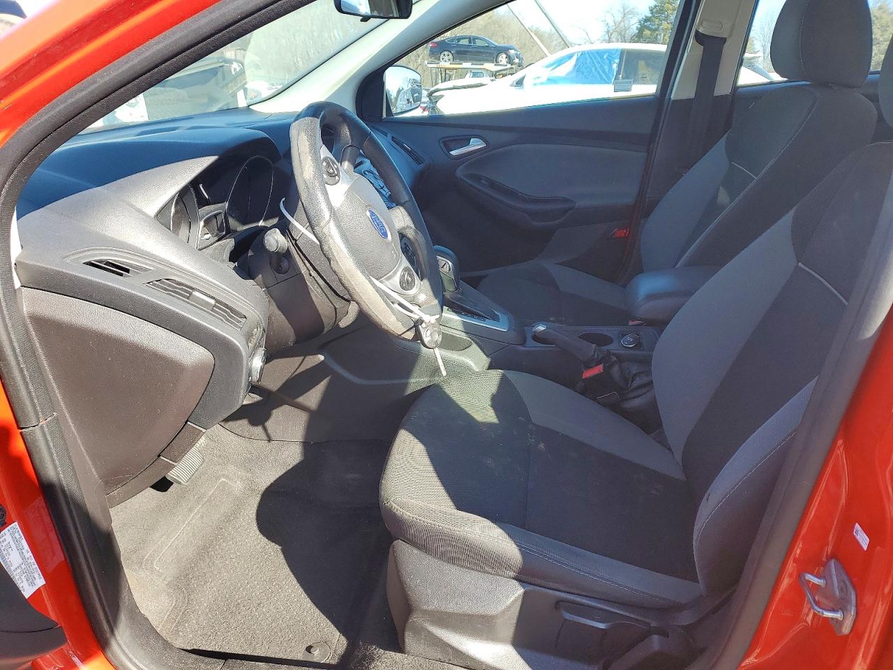 2014 FORD FOCUS SE photo 13