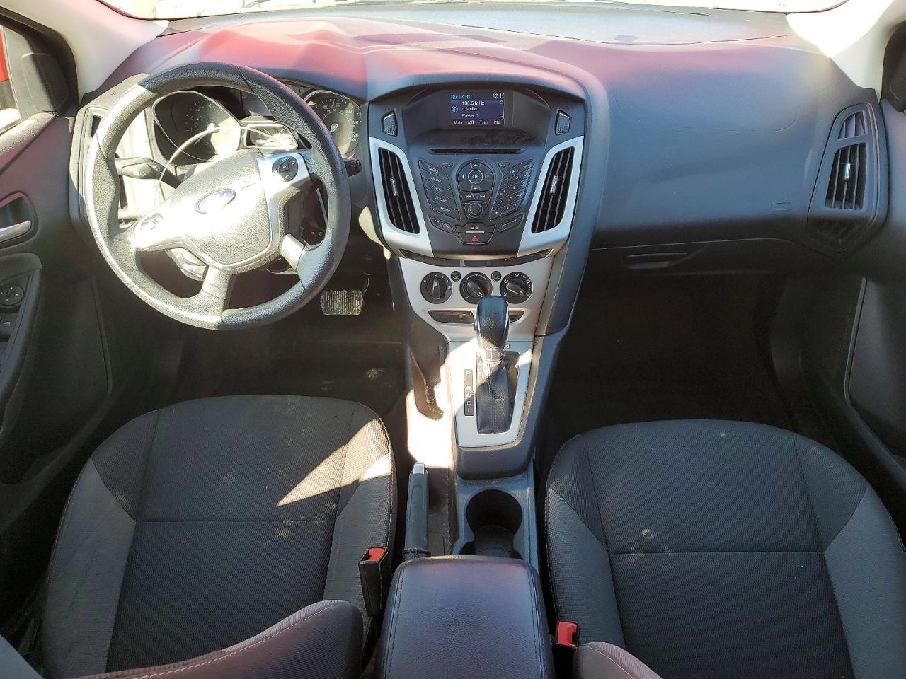 2014 FORD FOCUS SE photo 15