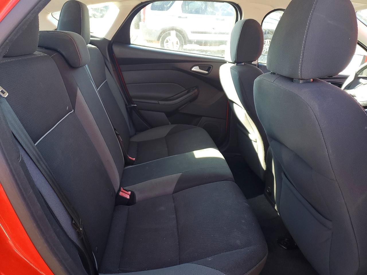 2014 FORD FOCUS SE photo 21