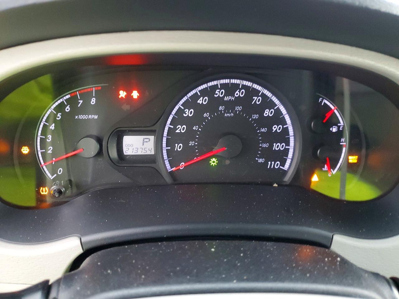 2013 TOYOTA SIENNA LE photo 9