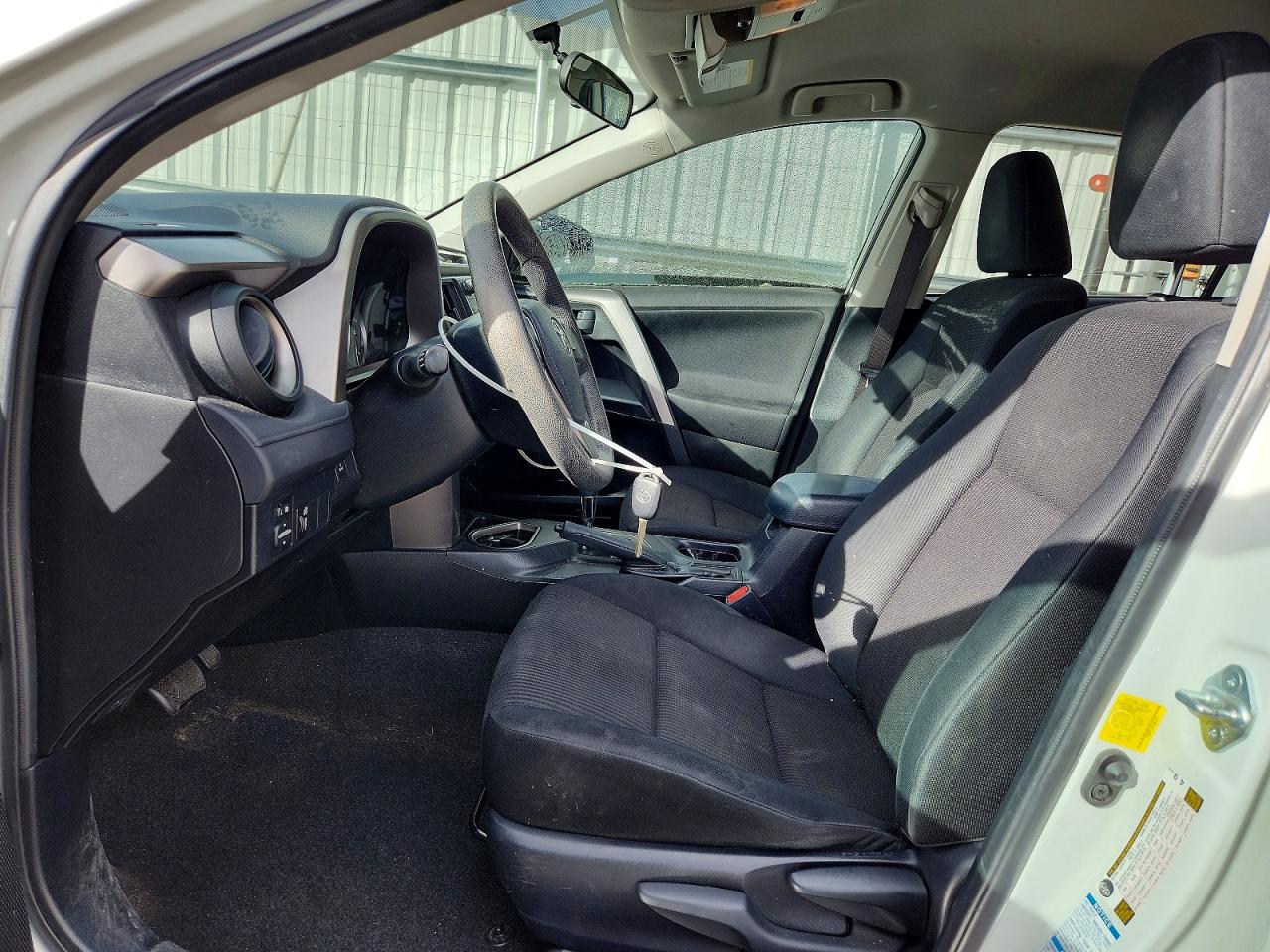 2016 TOYOTA RAV4 LE photo 7