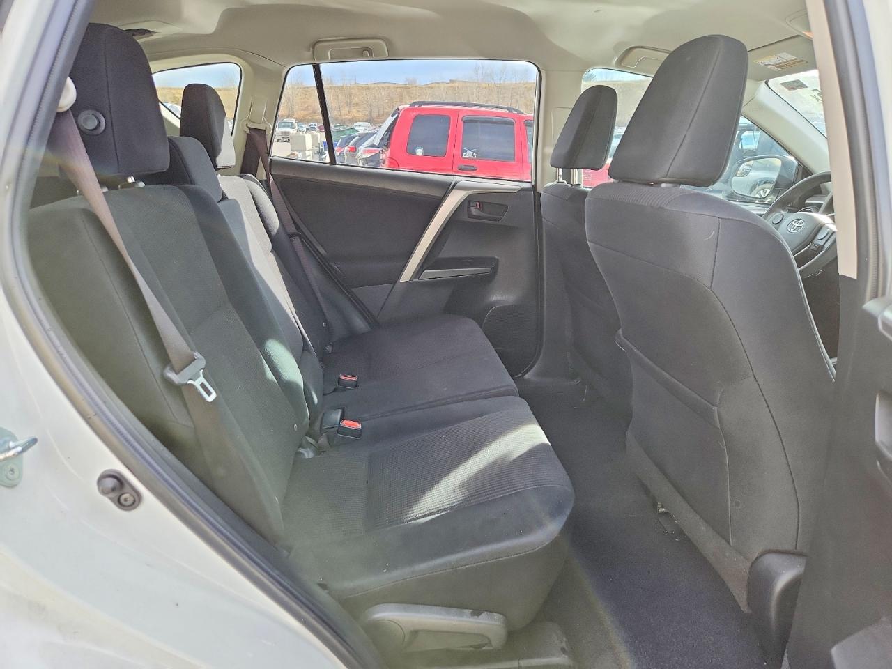 2016 TOYOTA RAV4 LE photo 11