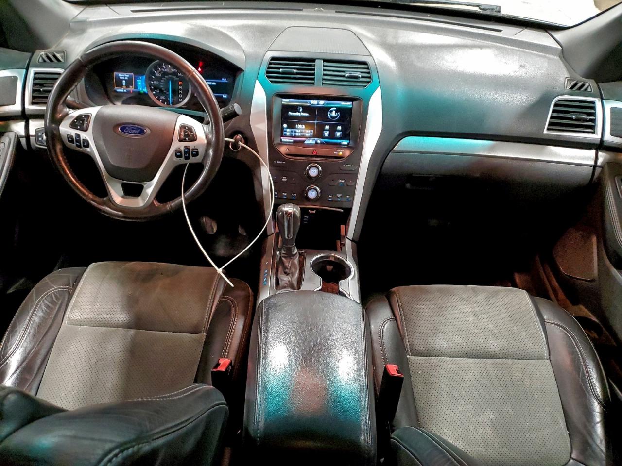 2015 FORD EXPLORER XLT photo 15