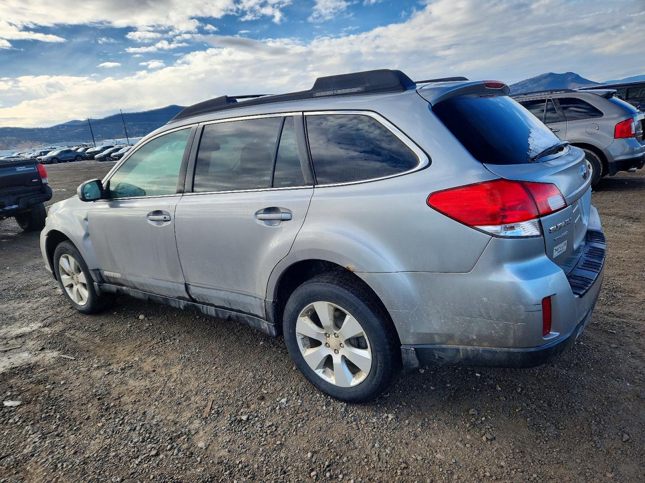 2011 SUBARU OUTBACK 2.5I PREMIUM photo 3