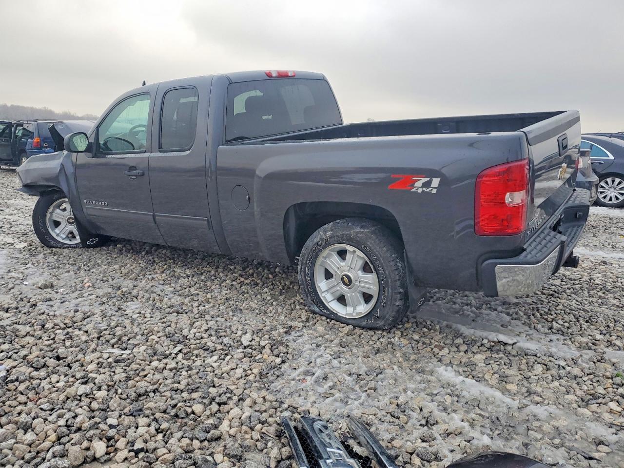 2010 CHEVROLET SILVERADO K1500 LT photo 2