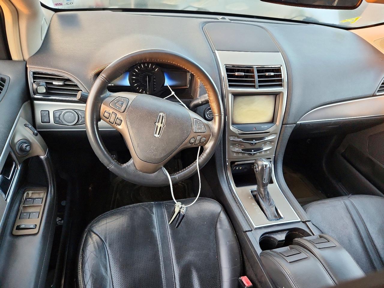 2011 LINCOLN MKX photo 8