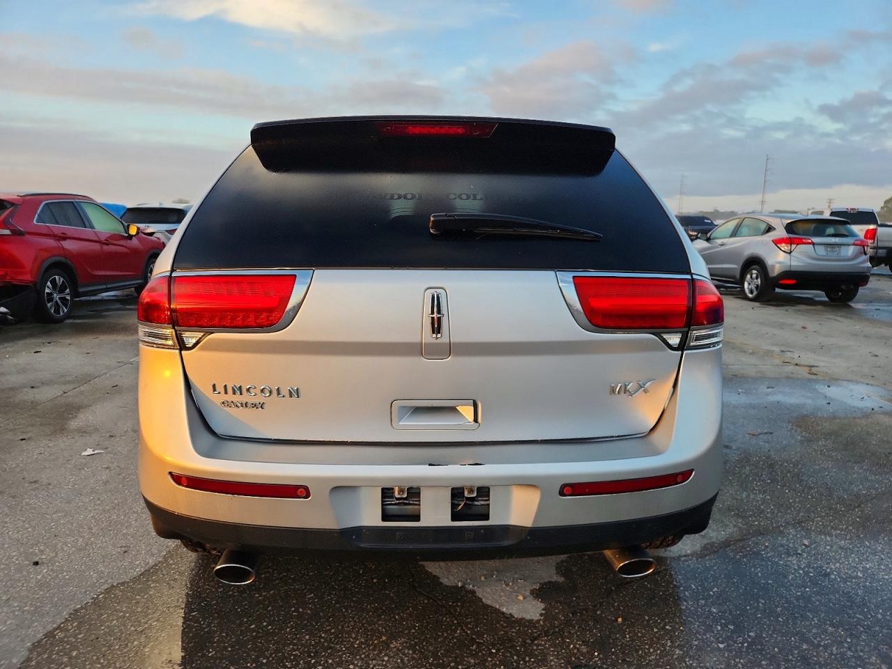 2011 LINCOLN MKX photo 6