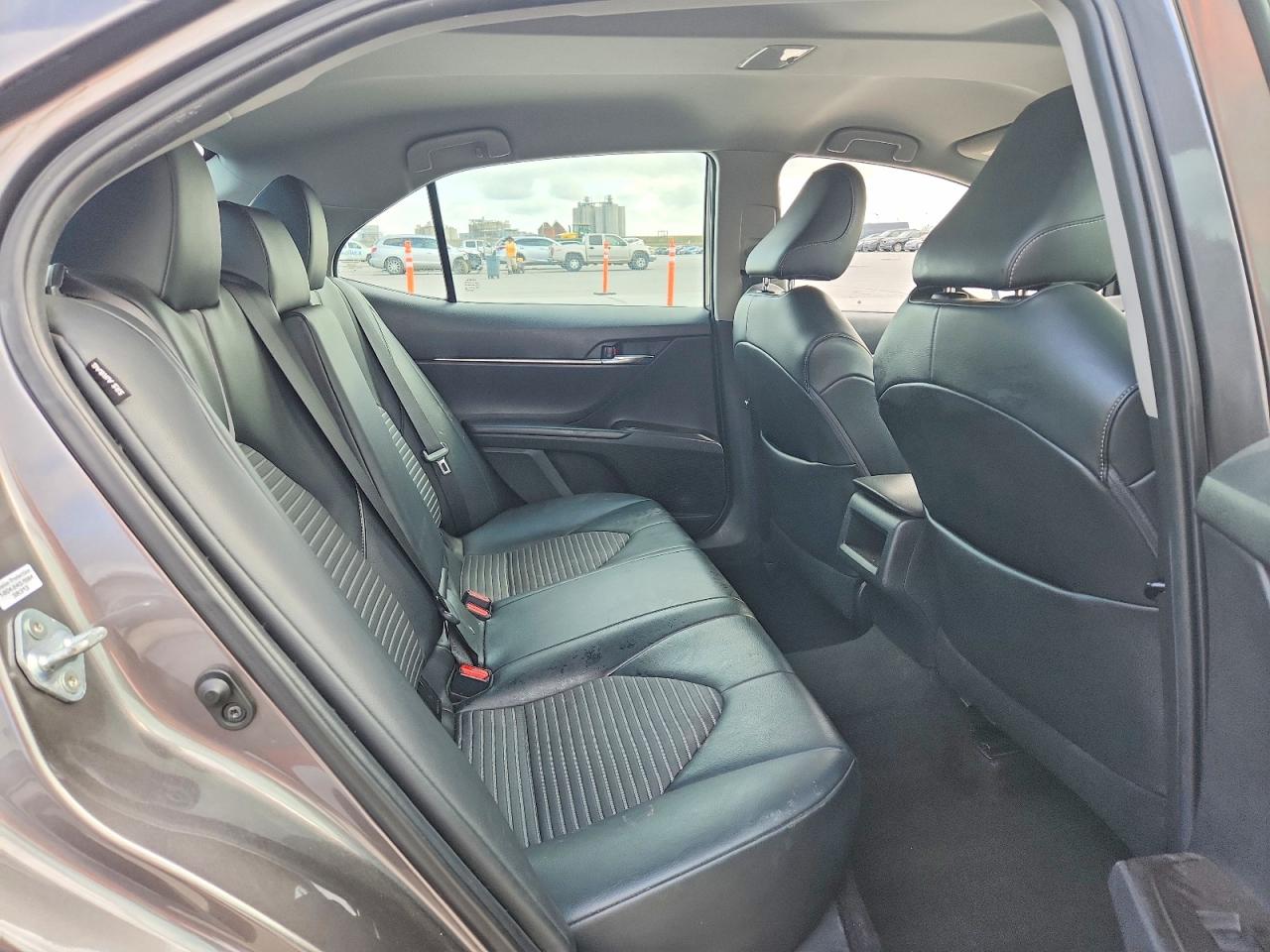 2021 TOYOTA CAMRY SE photo 19