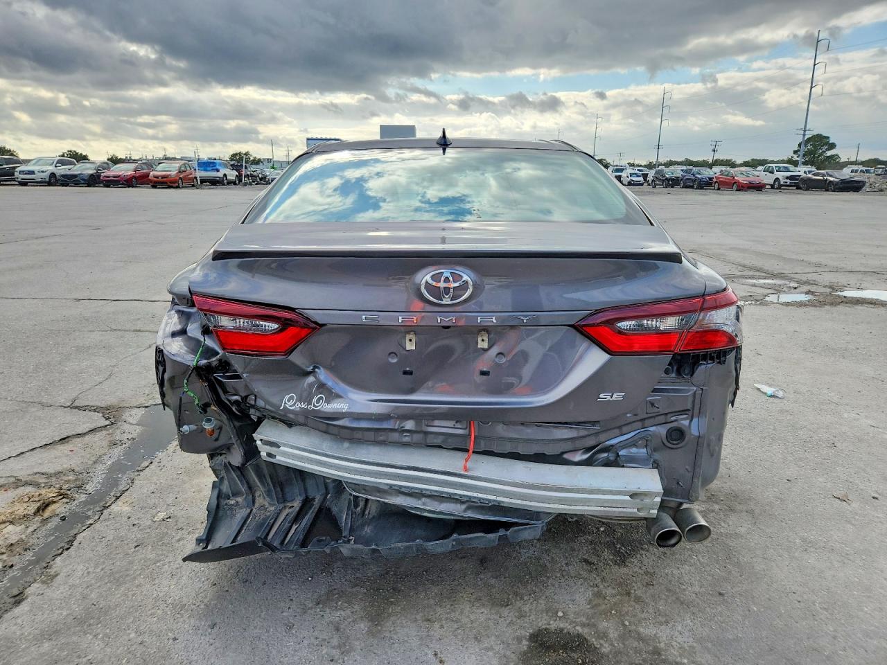 2021 TOYOTA CAMRY SE photo 11