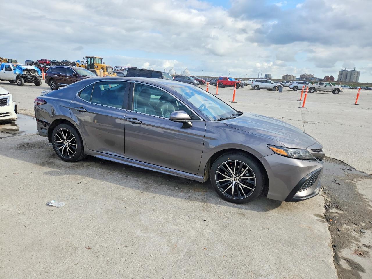 2021 TOYOTA CAMRY SE photo 7