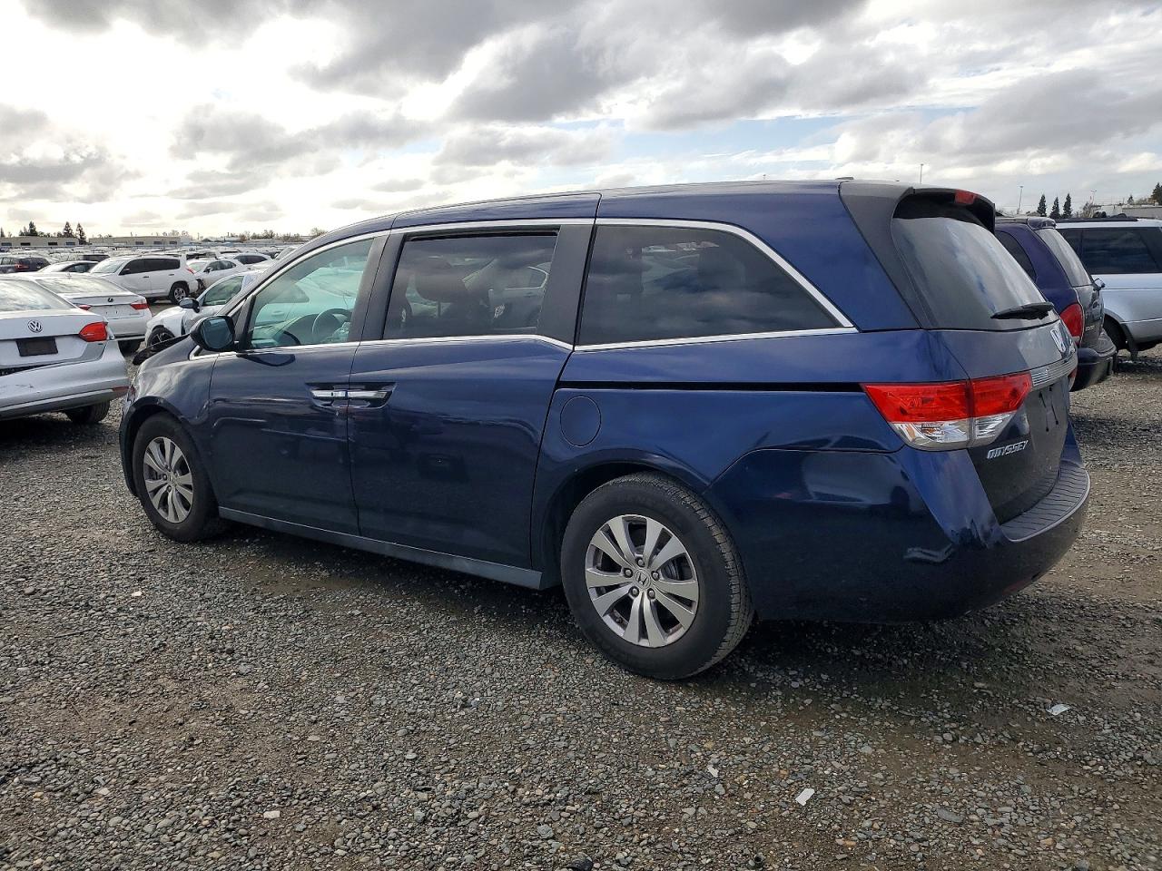 2016 HONDA ODYSSEY EXL photo 2