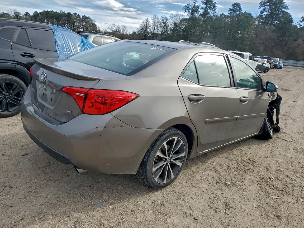 2018 TOYOTA COROLLA L photo 3