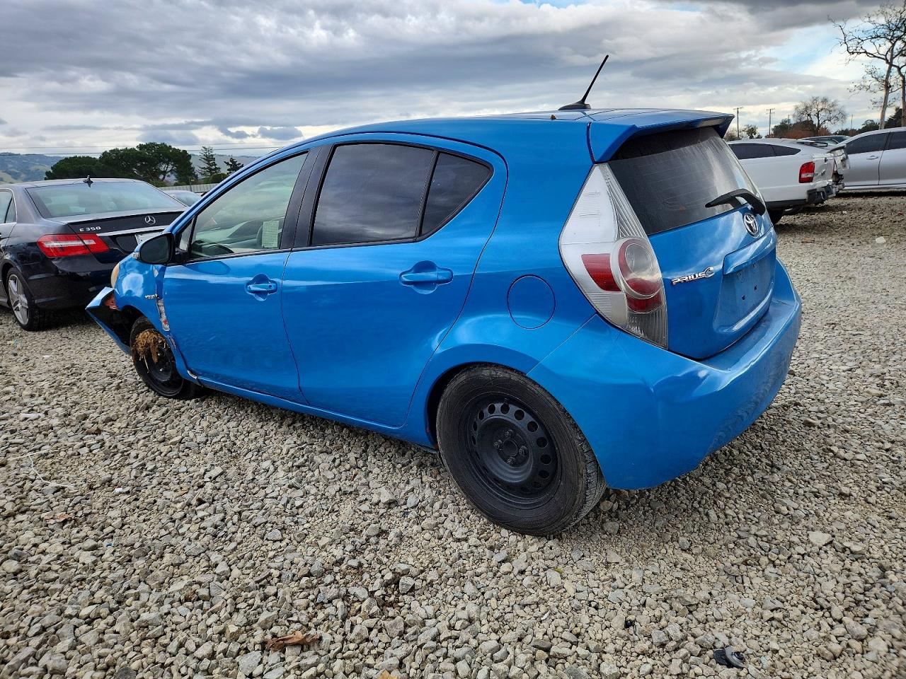 2012 TOYOTA PRIUS C photo 2