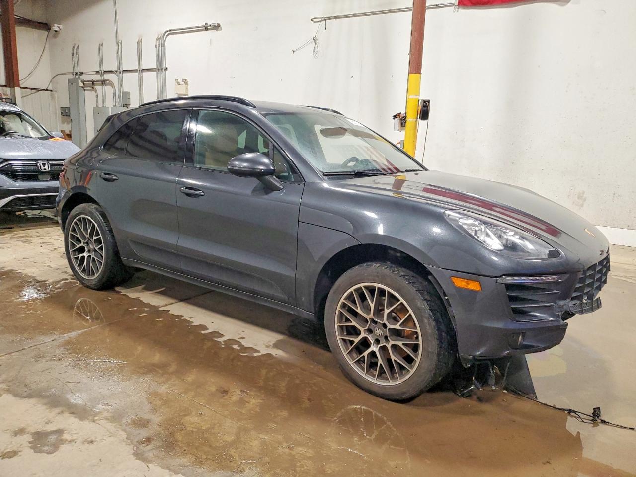 2018 PORSCHE MACAN photo 4