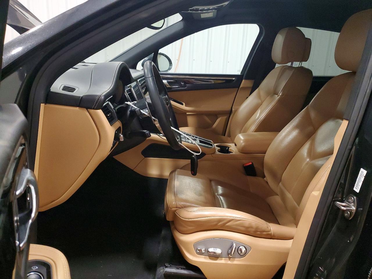 2018 PORSCHE MACAN photo 7