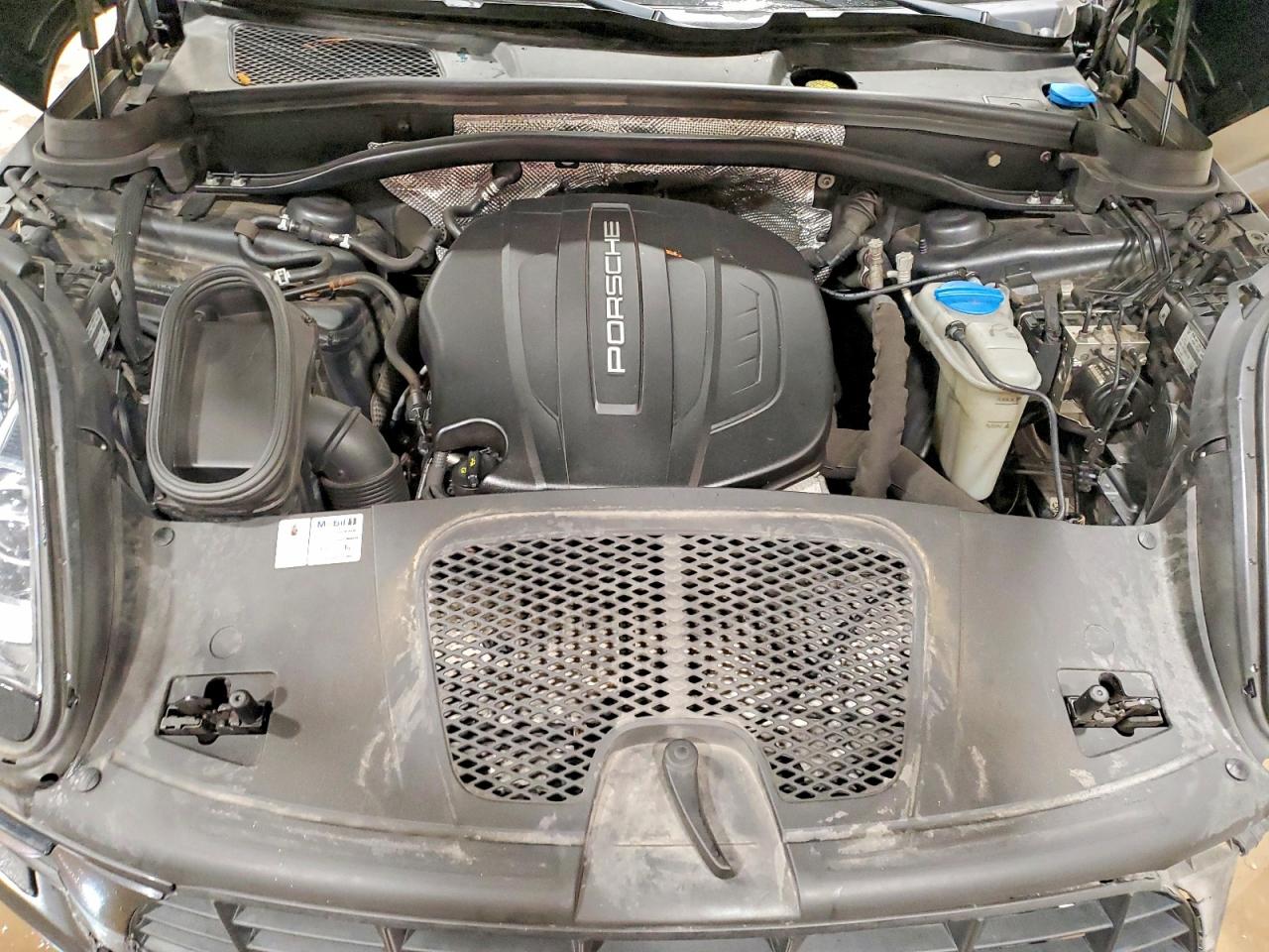 2018 PORSCHE MACAN photo 12