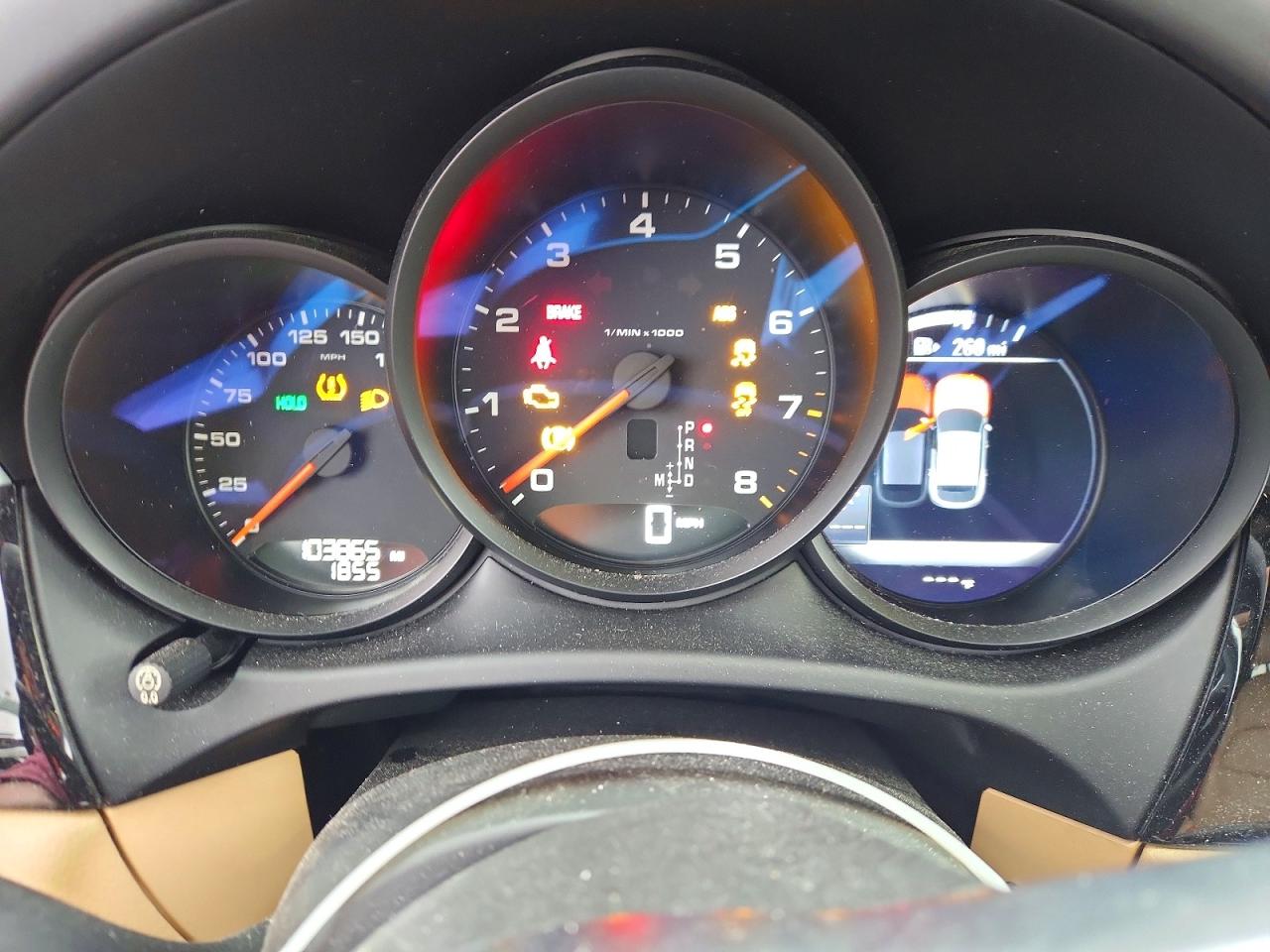 2018 PORSCHE MACAN photo 9