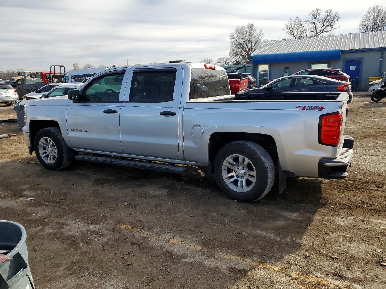 2014 CHEVROLET SILVERADO K1500 LT photo 2
