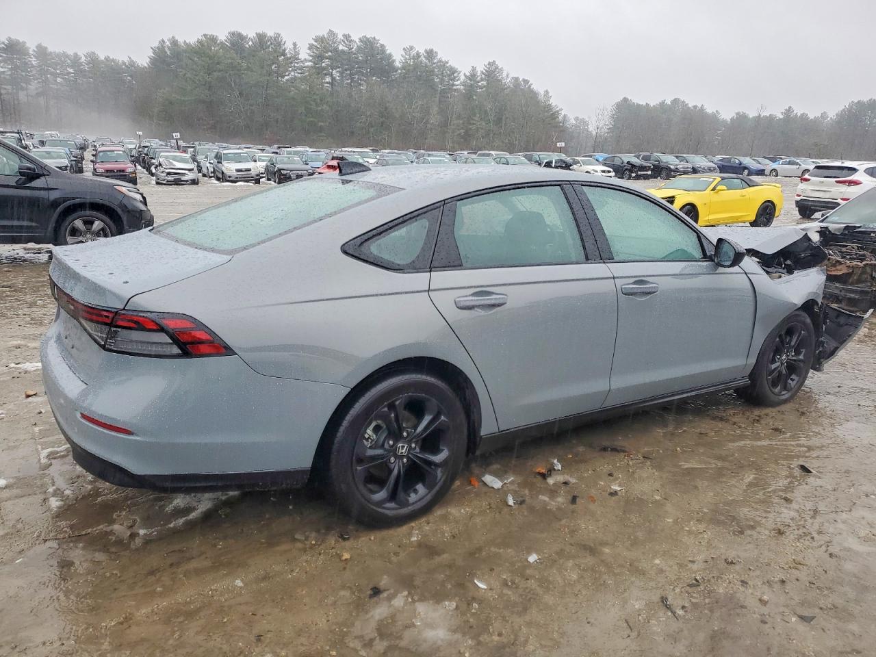 2025 HONDA ACCORD SE photo 3