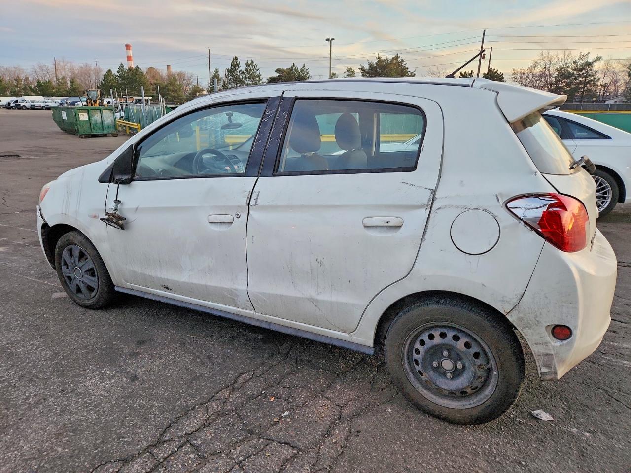 2015 MITSUBISHI MIRAGE DE photo 3