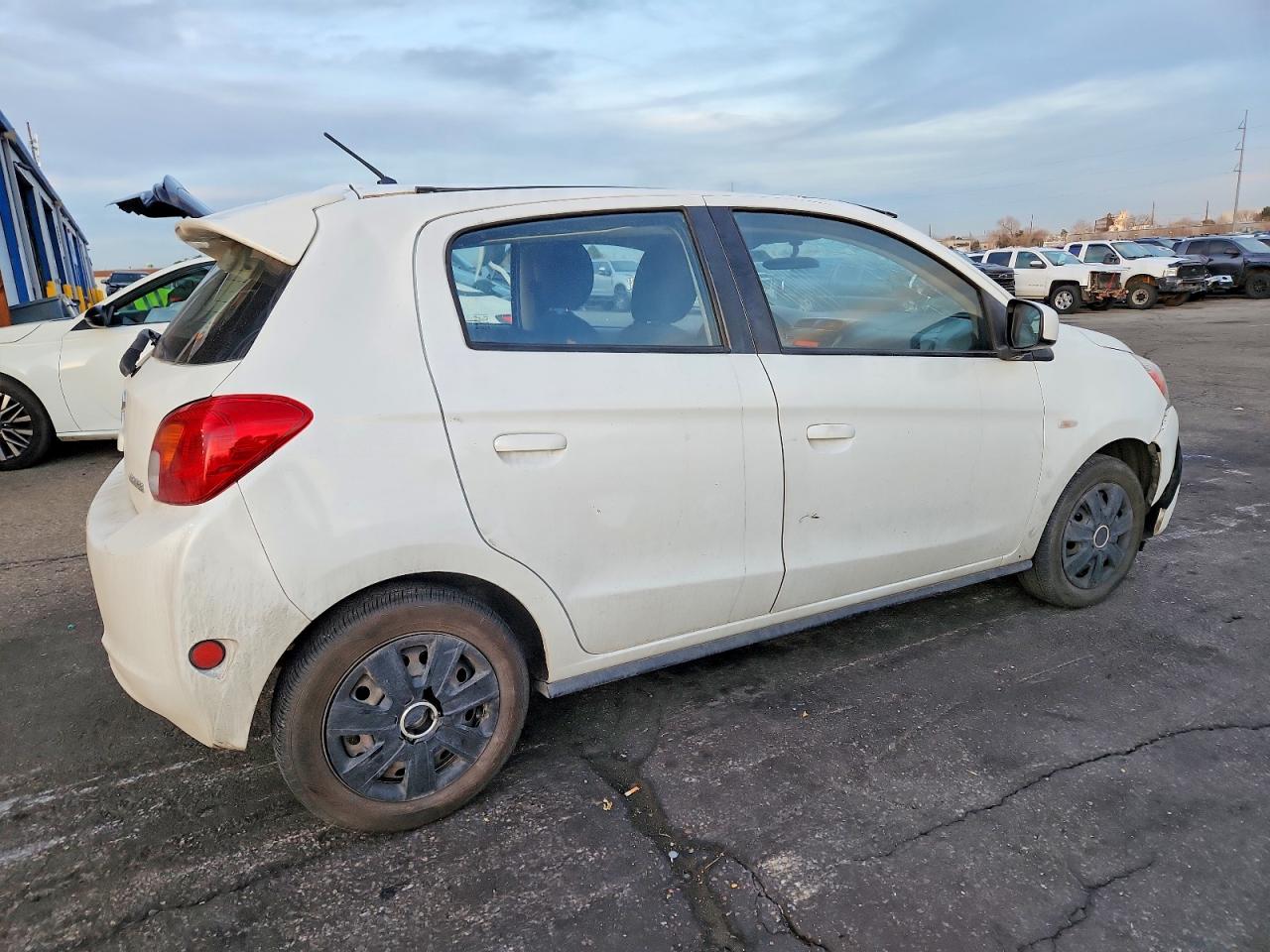 2015 MITSUBISHI MIRAGE DE photo 5