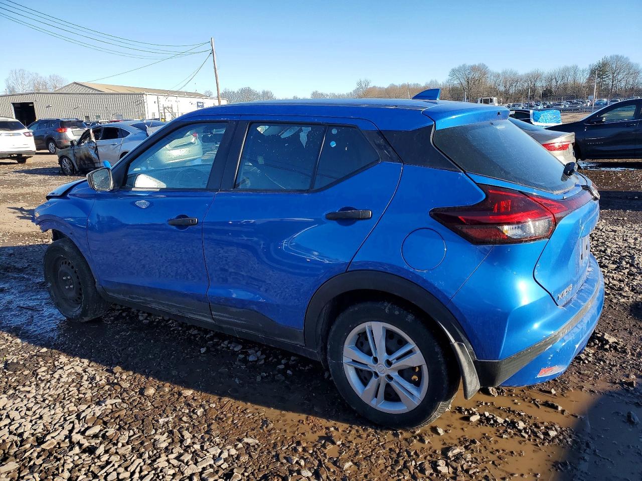 2022 NISSAN KICKS S photo 2