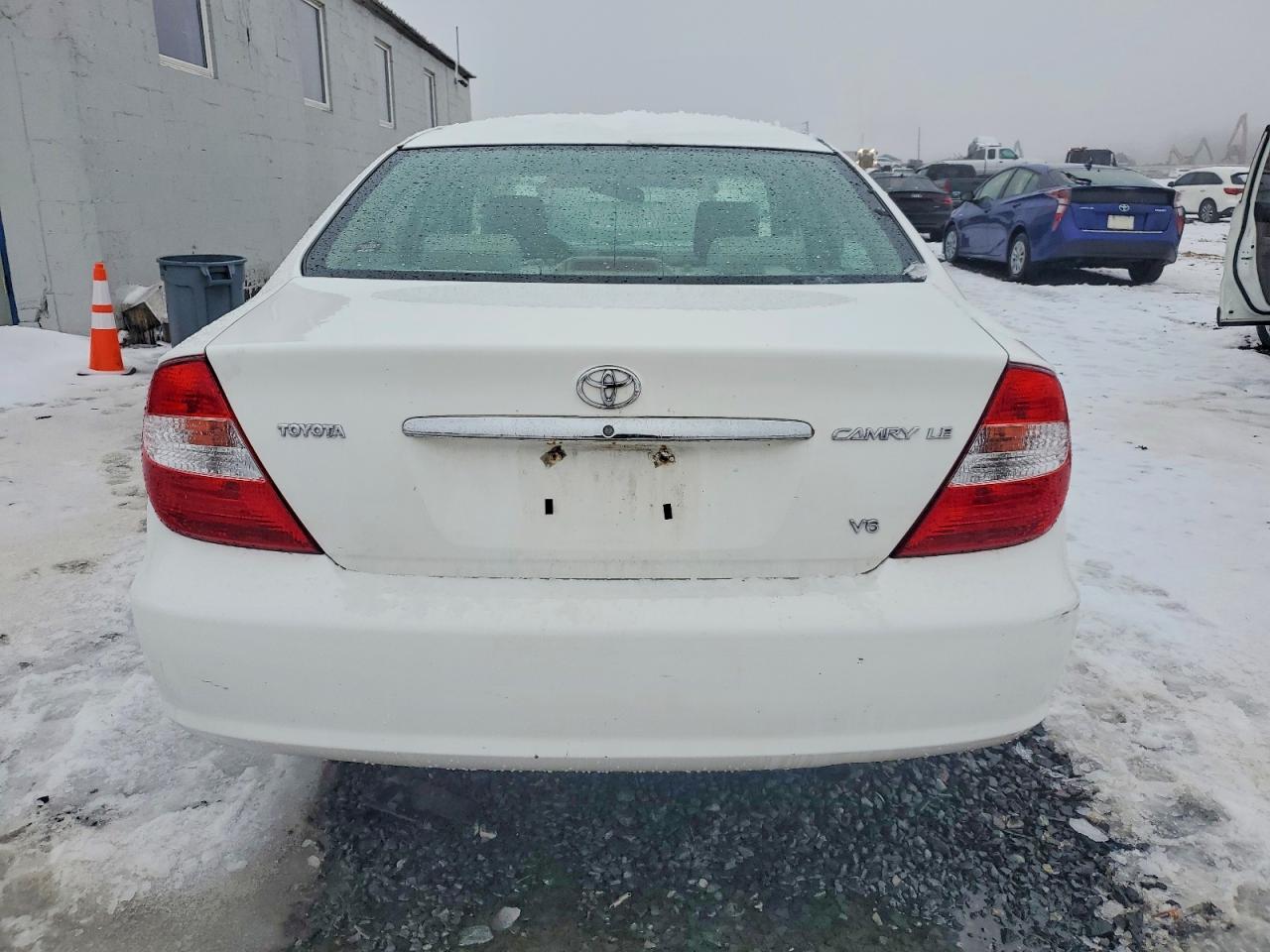 2003 TOYOTA CAMRY photo 6
