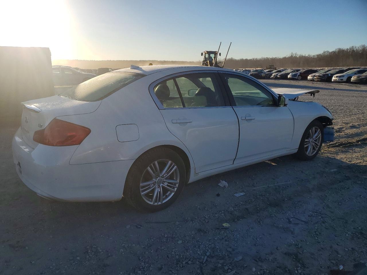 2011 INFINITI G37 BASE photo 3