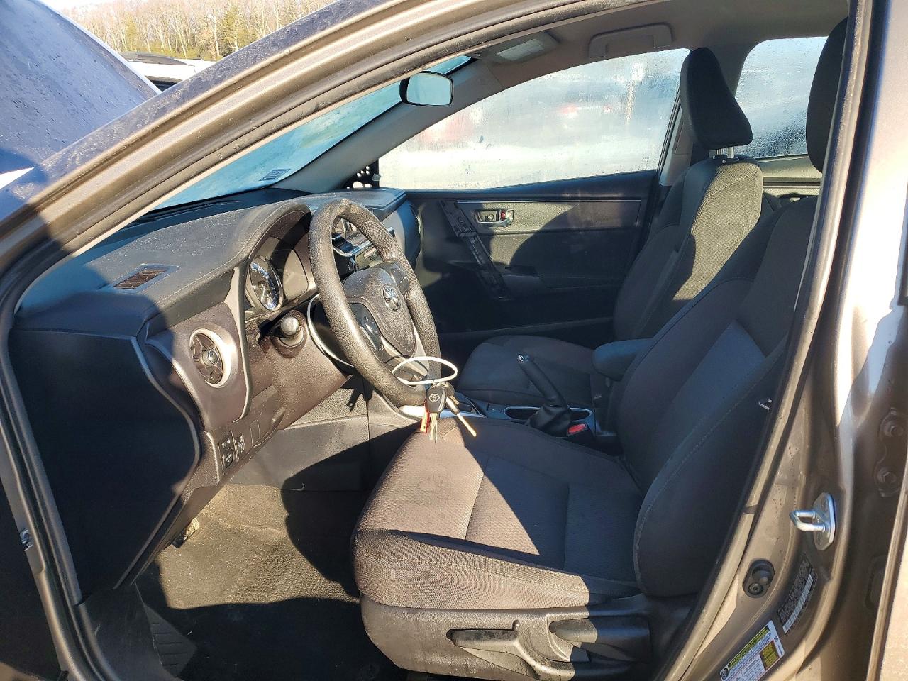 2017 TOYOTA COROLLA L photo 7