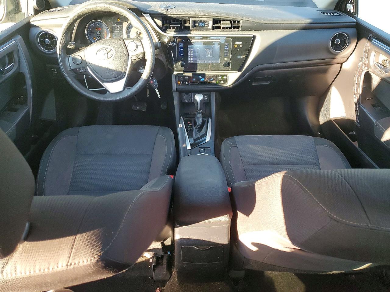 2017 TOYOTA COROLLA L photo 8