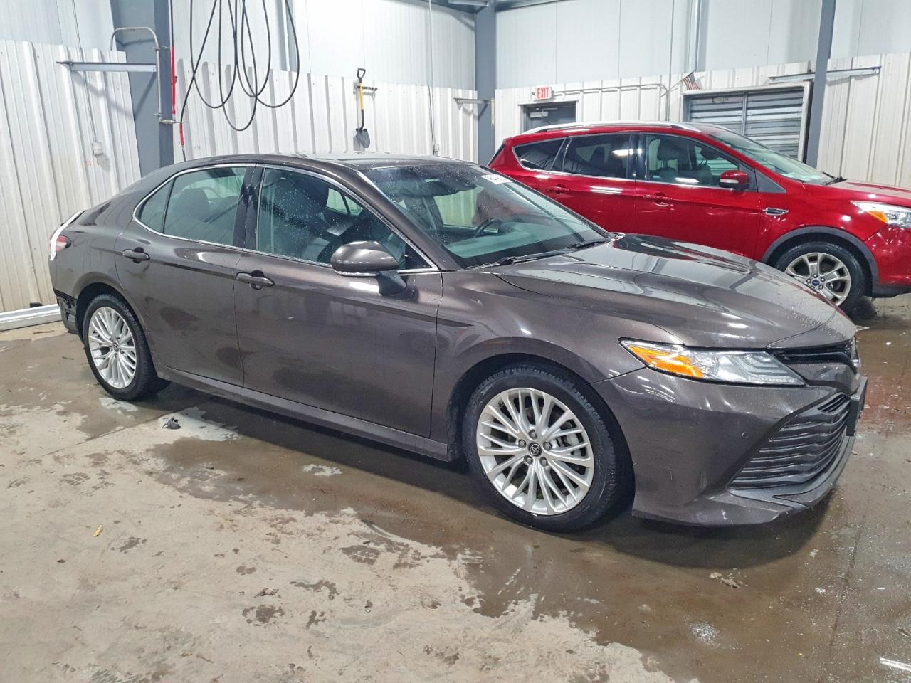 2018 TOYOTA CAMRY L photo 4