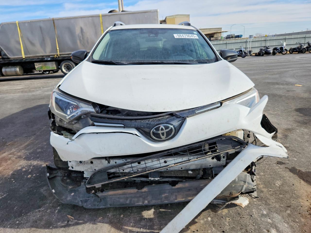 2018 TOYOTA RAV4 LE photo 5