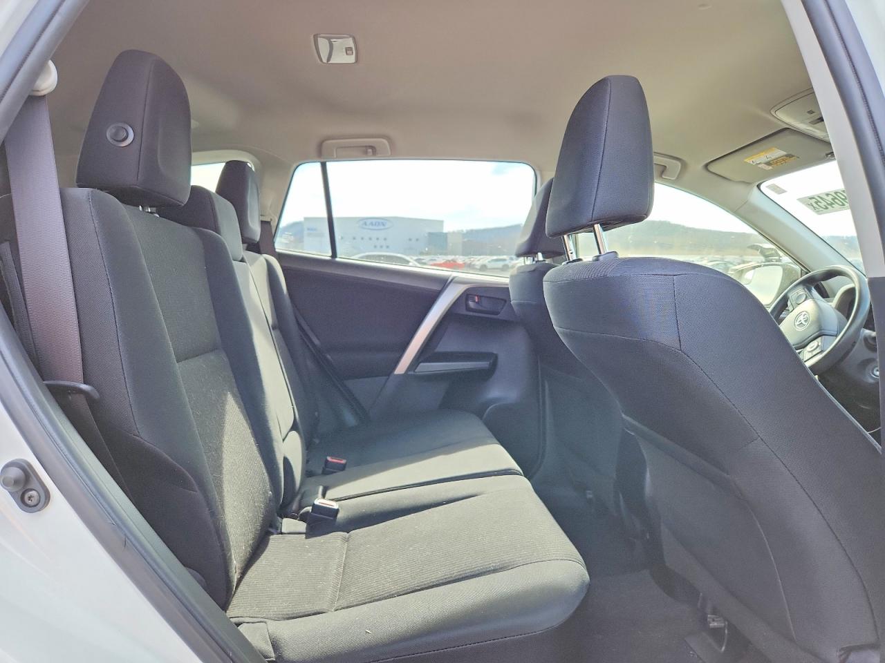2018 TOYOTA RAV4 LE photo 10