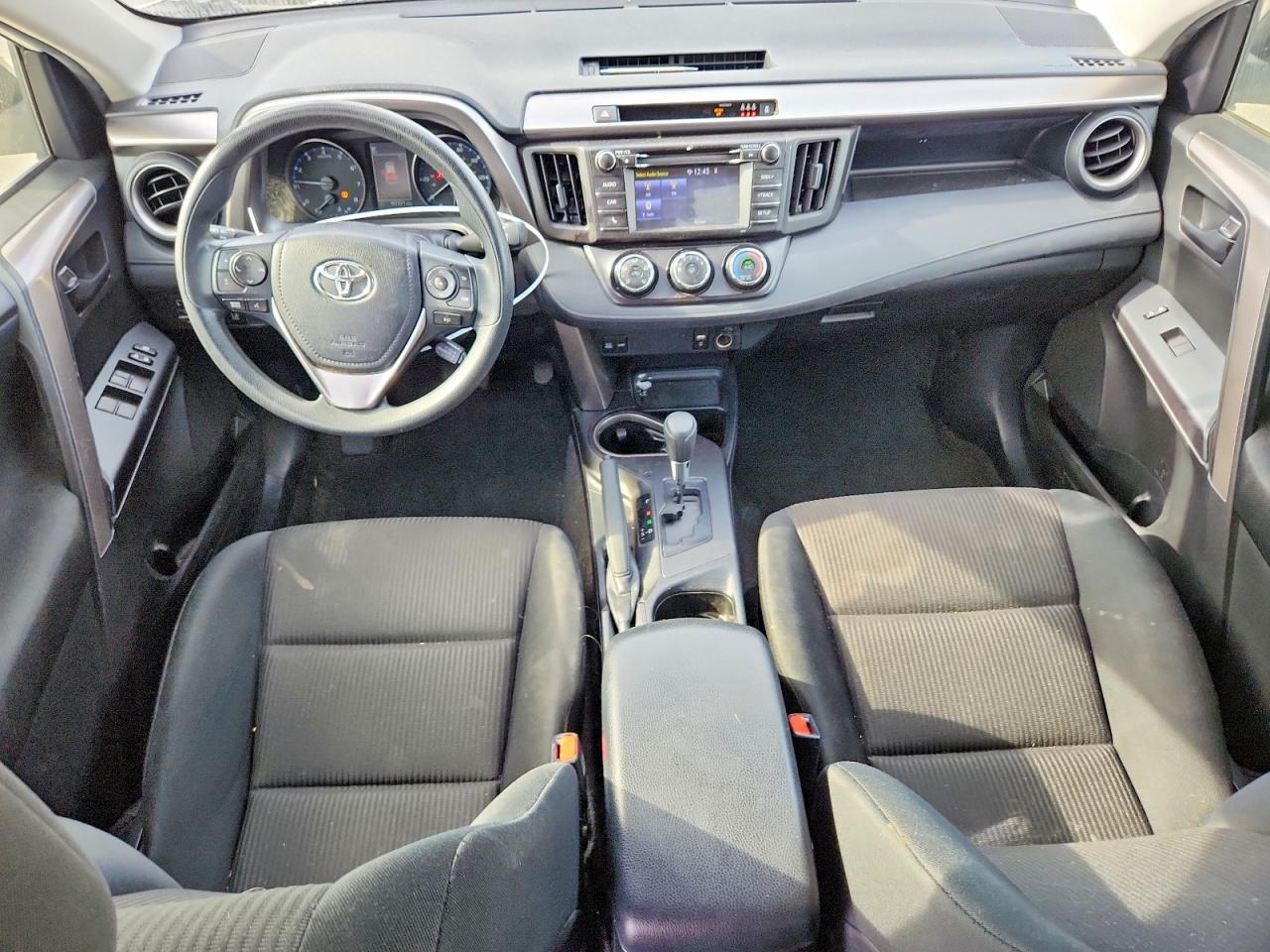 2018 TOYOTA RAV4 LE photo 8