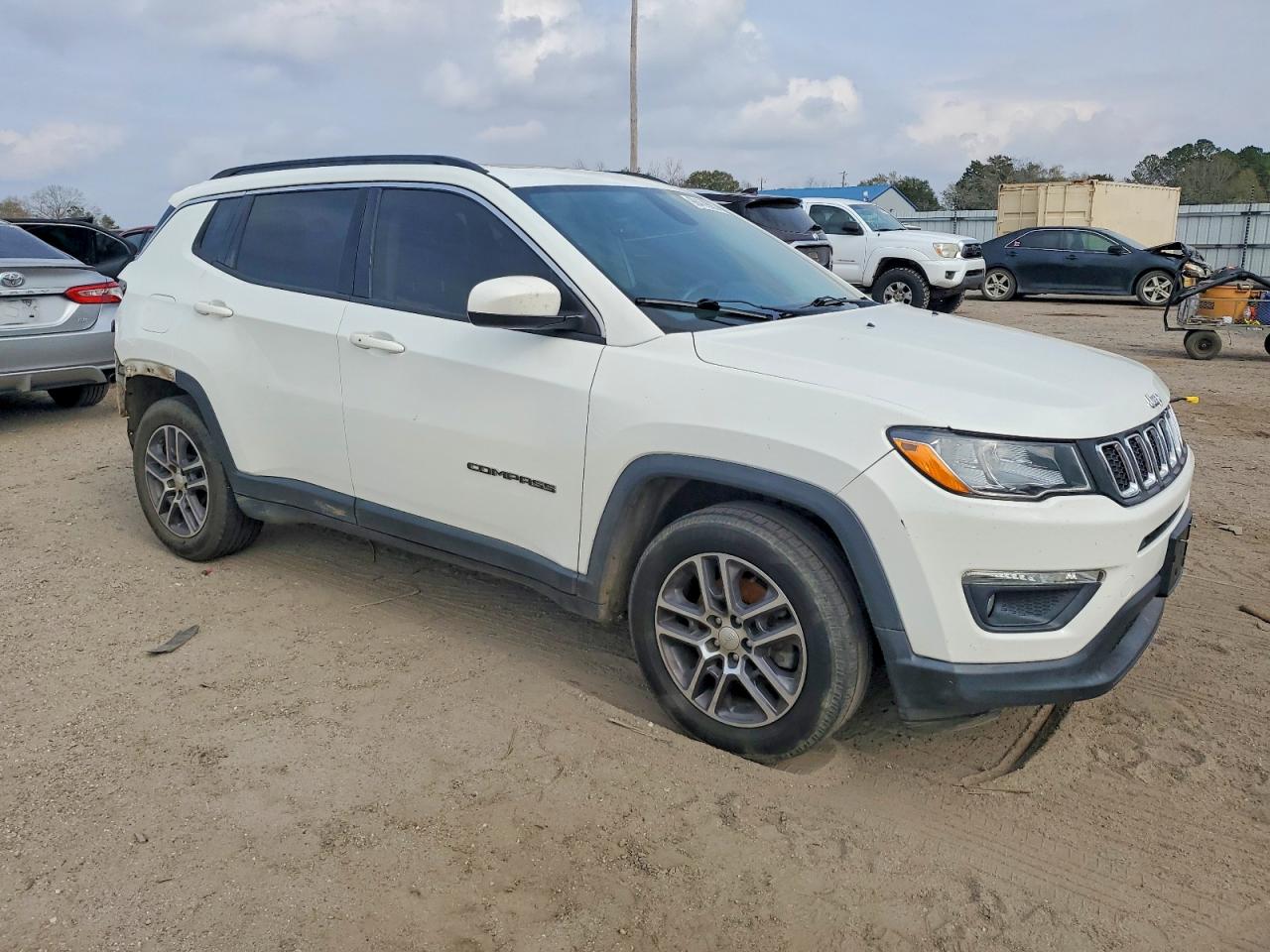 2017 JEEP COMPASS LATITUDE photo 4