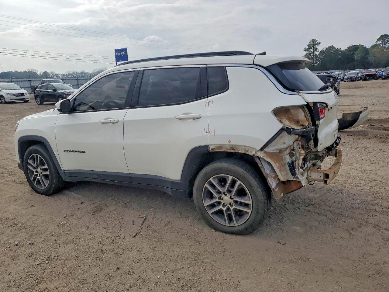 2017 JEEP COMPASS LATITUDE photo 2