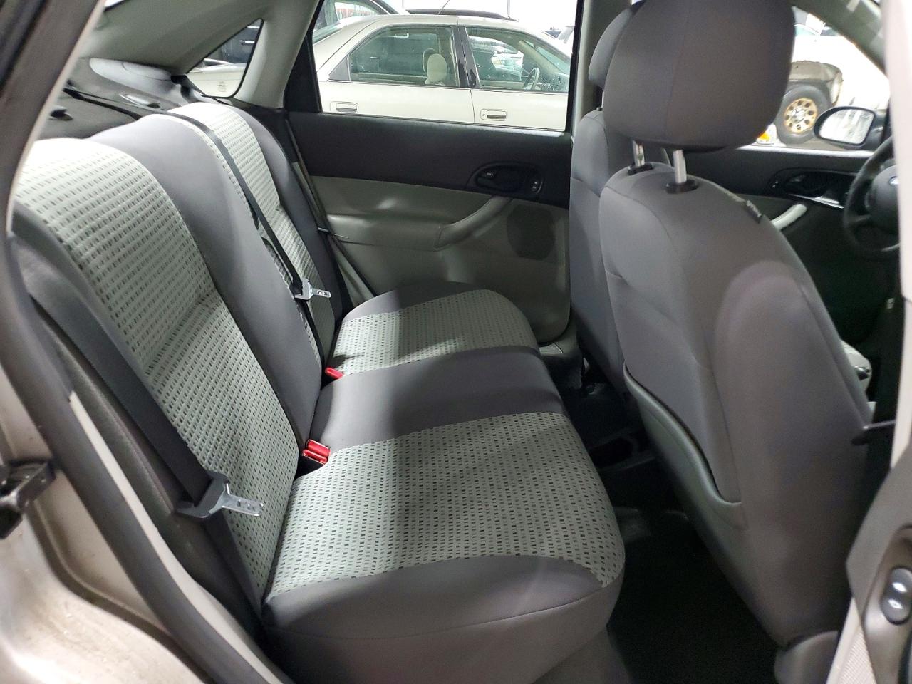 2007 FORD FOCUS ZX4 photo 10