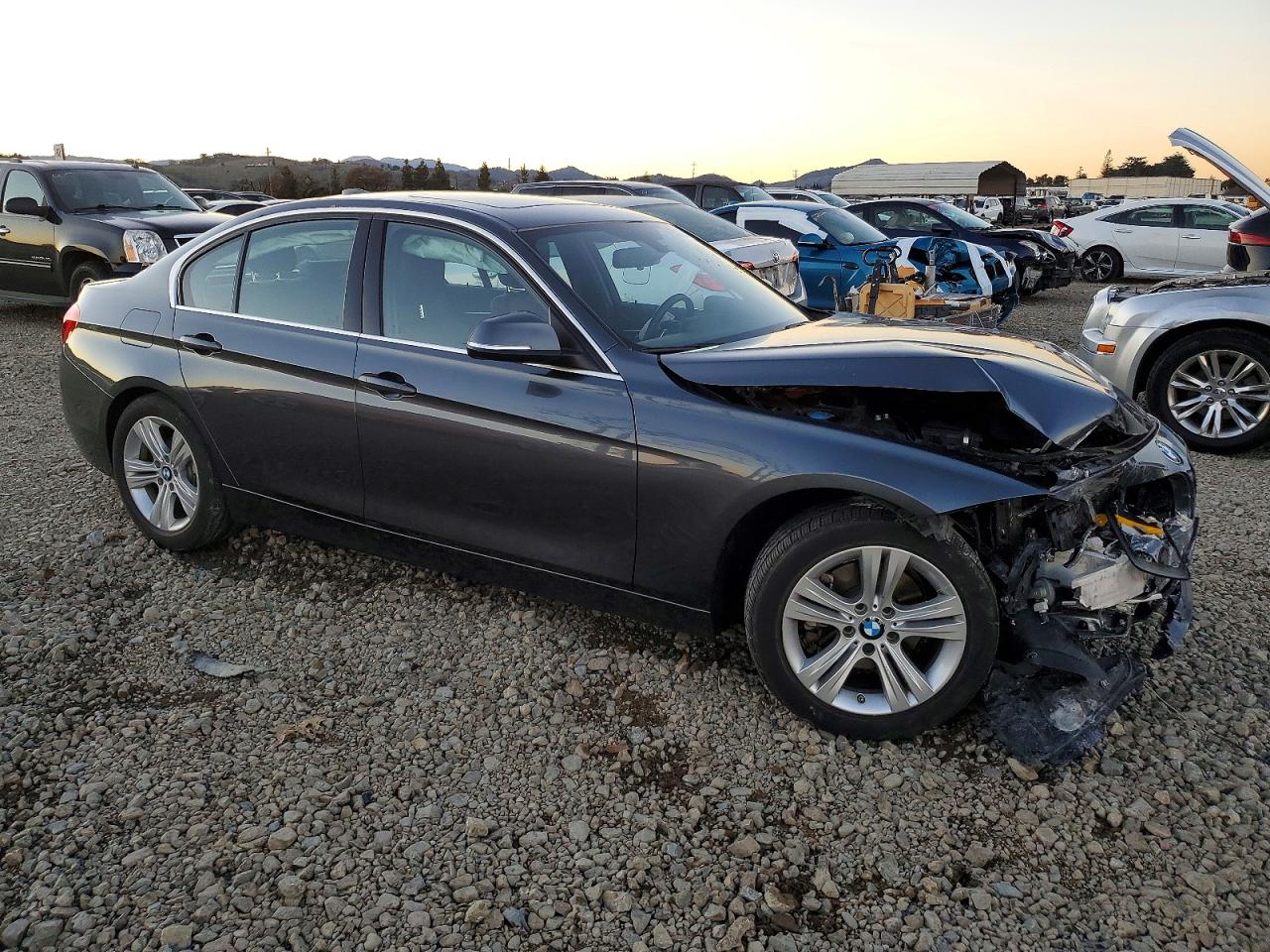 2017 BMW 330 I photo 4