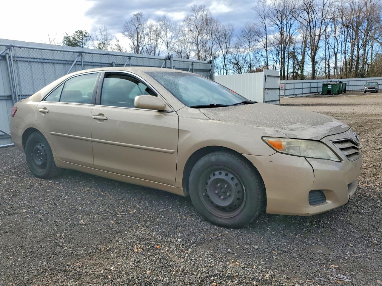 2011 TOYOTA CAMRY photo 4