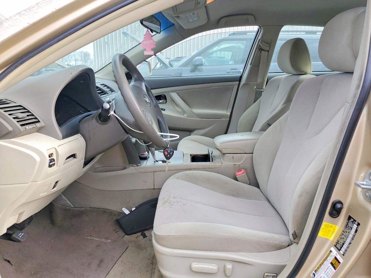 2011 TOYOTA CAMRY photo 7