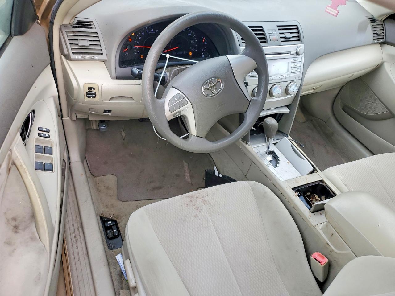 2011 TOYOTA CAMRY photo 8