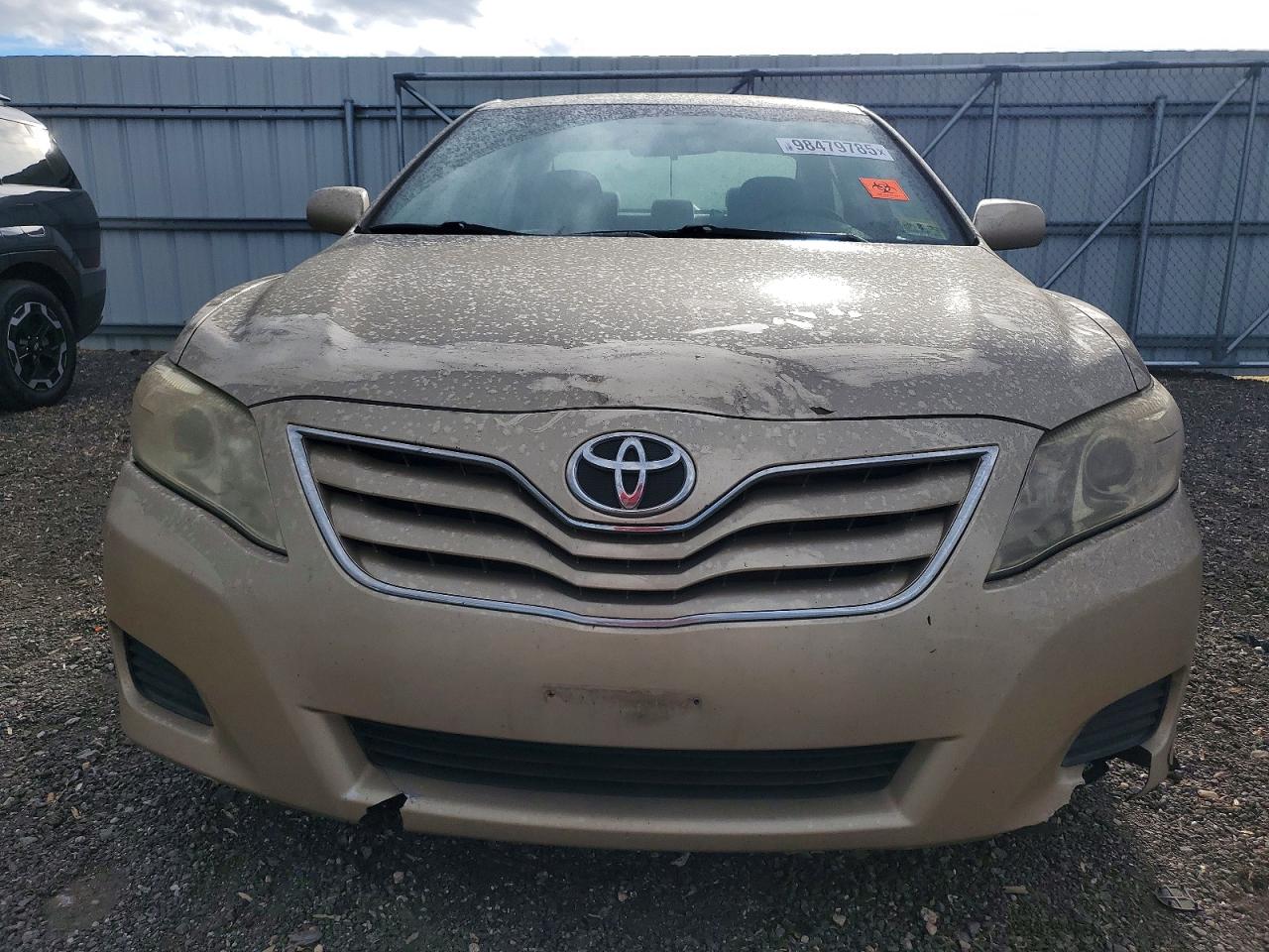 2011 TOYOTA CAMRY photo 5