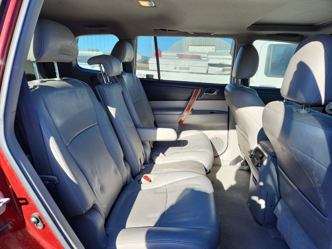 2010 TOYOTA HIGHLANDER LIMITED photo 31
