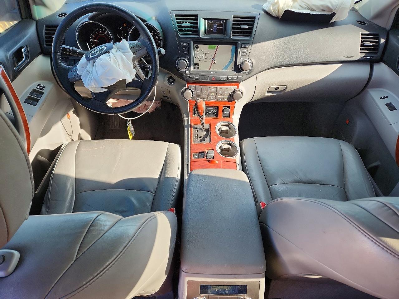 2010 TOYOTA HIGHLANDER LIMITED photo 22