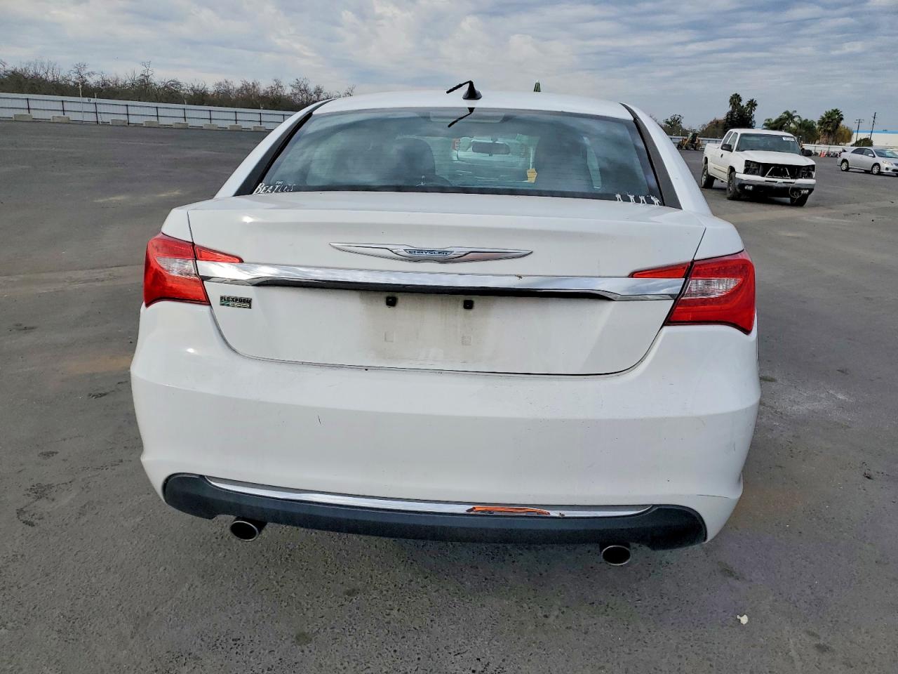 2013 CHRYSLER 200 TOURING photo 6