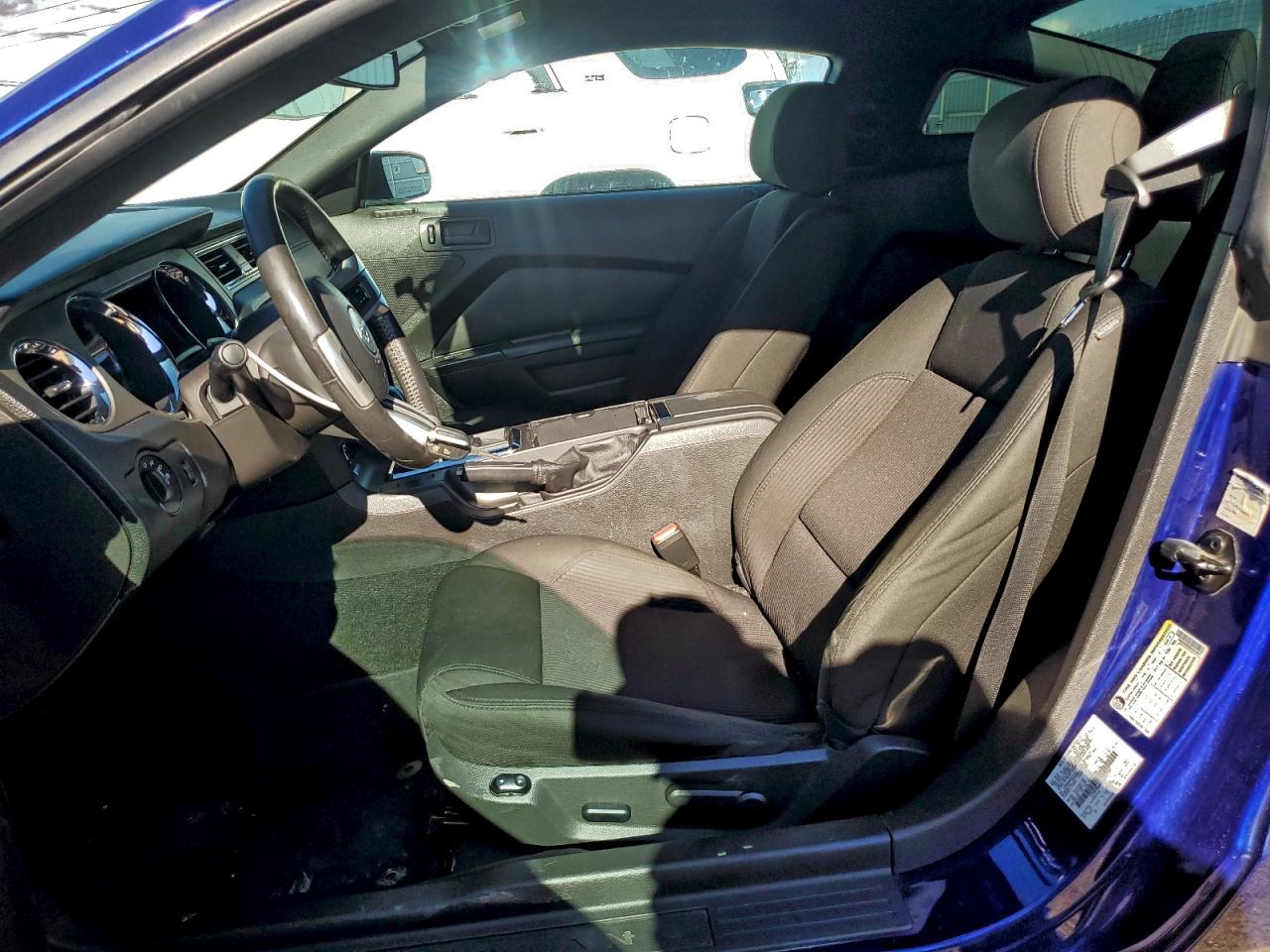 2013 FORD MUSTANG photo 7