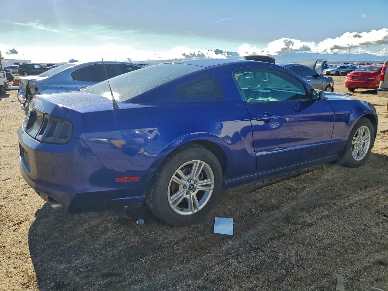 2013 FORD MUSTANG photo 3