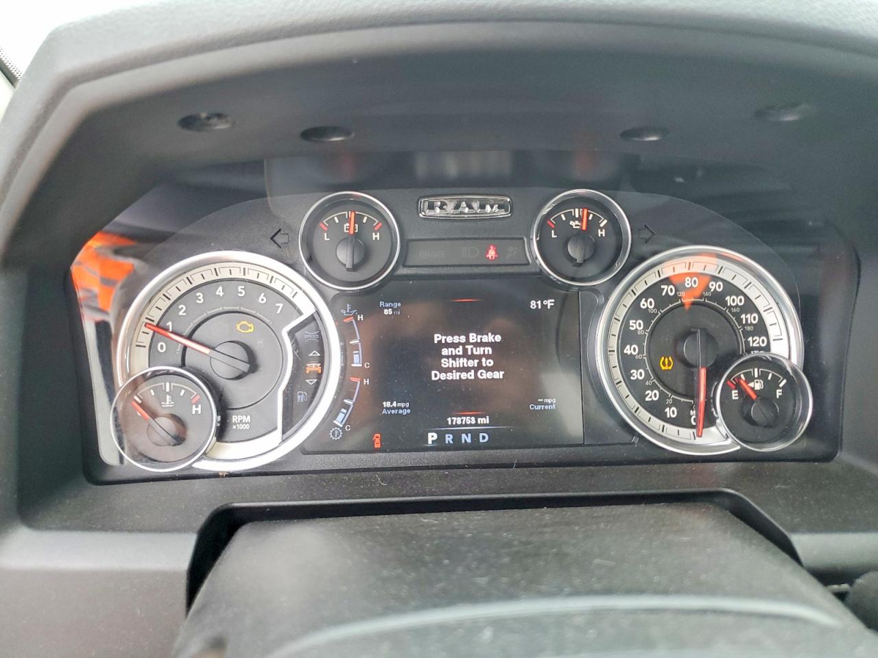 2013 RAM 1500 ST photo 17