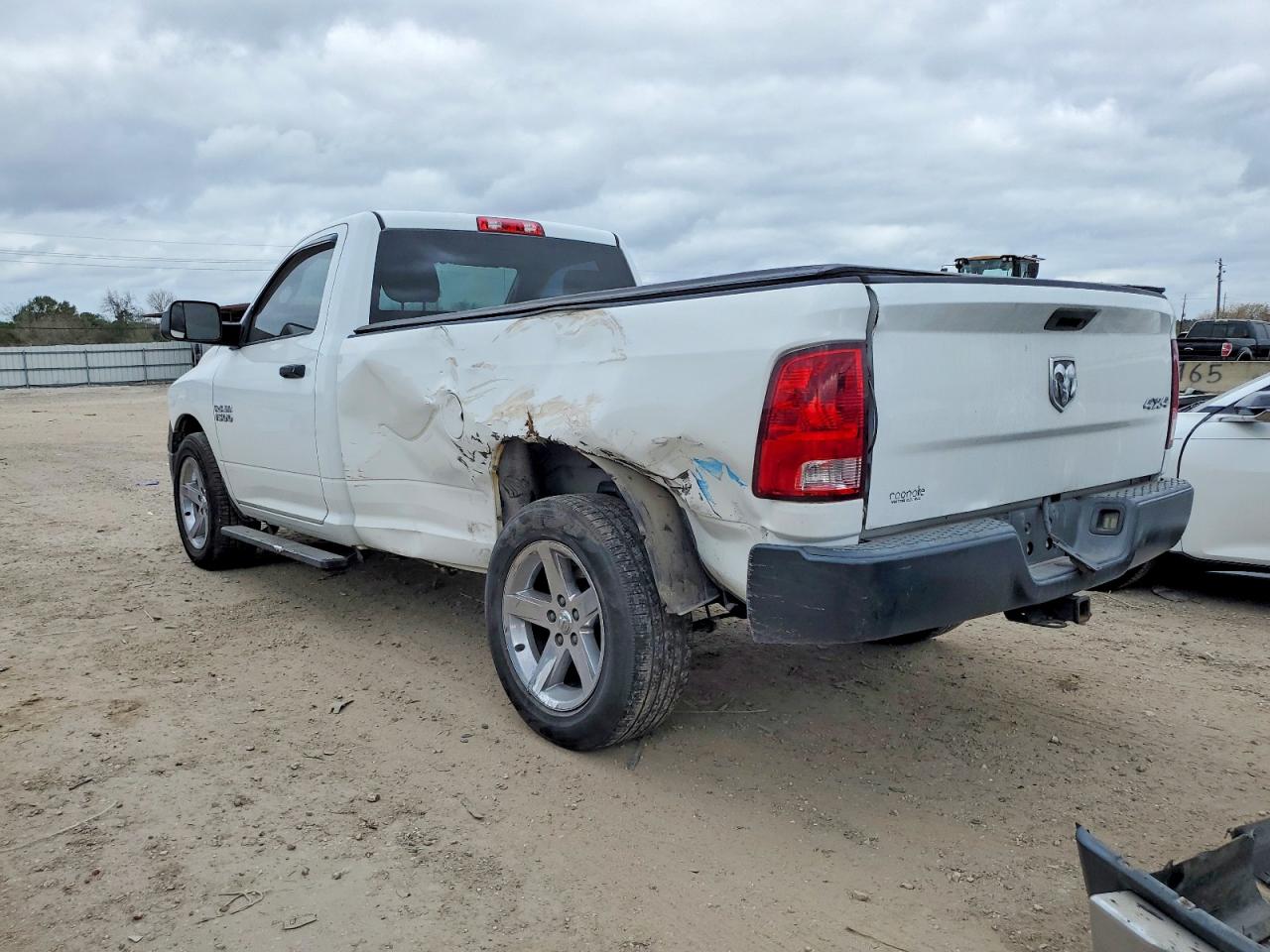 2013 RAM 1500 ST photo 3