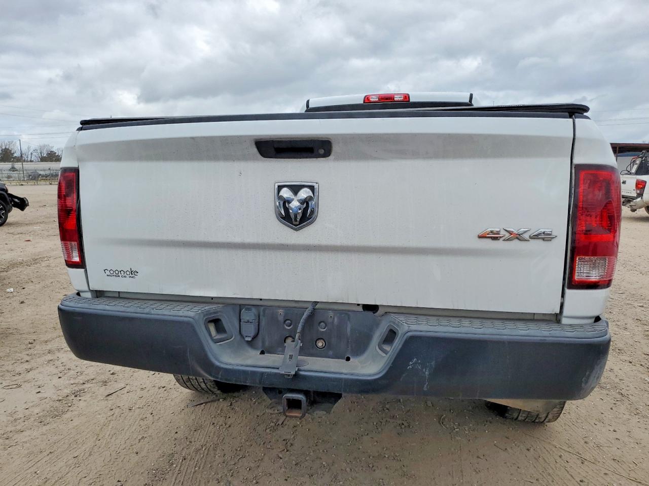2013 RAM 1500 ST photo 11